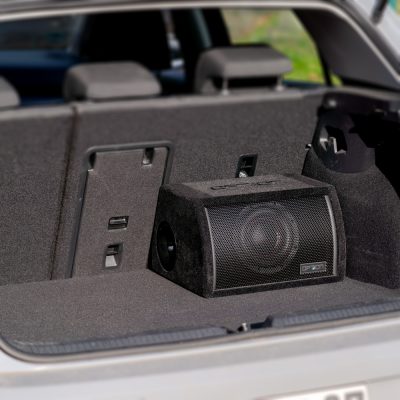 Subwoofer für VW Polo VI mit Beats | Bass-Reflex Subwoofer Plug & Play Kit | OPTION