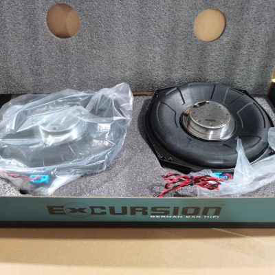 EXCURSION PX 8BM – undersædesubwoofer